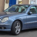 Mercedes E W211 przed liftingiem, widok od przodu – zdjęcie poglądowe