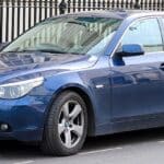 BMW E60 sedan przed liftingiem, widok od przodu – zdjęcie poglądowe
